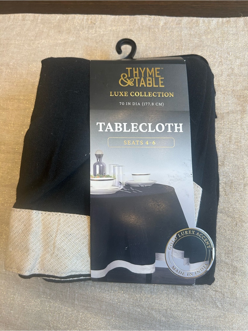 Thyme & Table Luxe Collection 70” Round Black & Gold Tablecloth – New